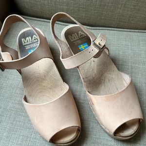 MIA Anja Clog Sandal in Natural Leather, Size 39 EU